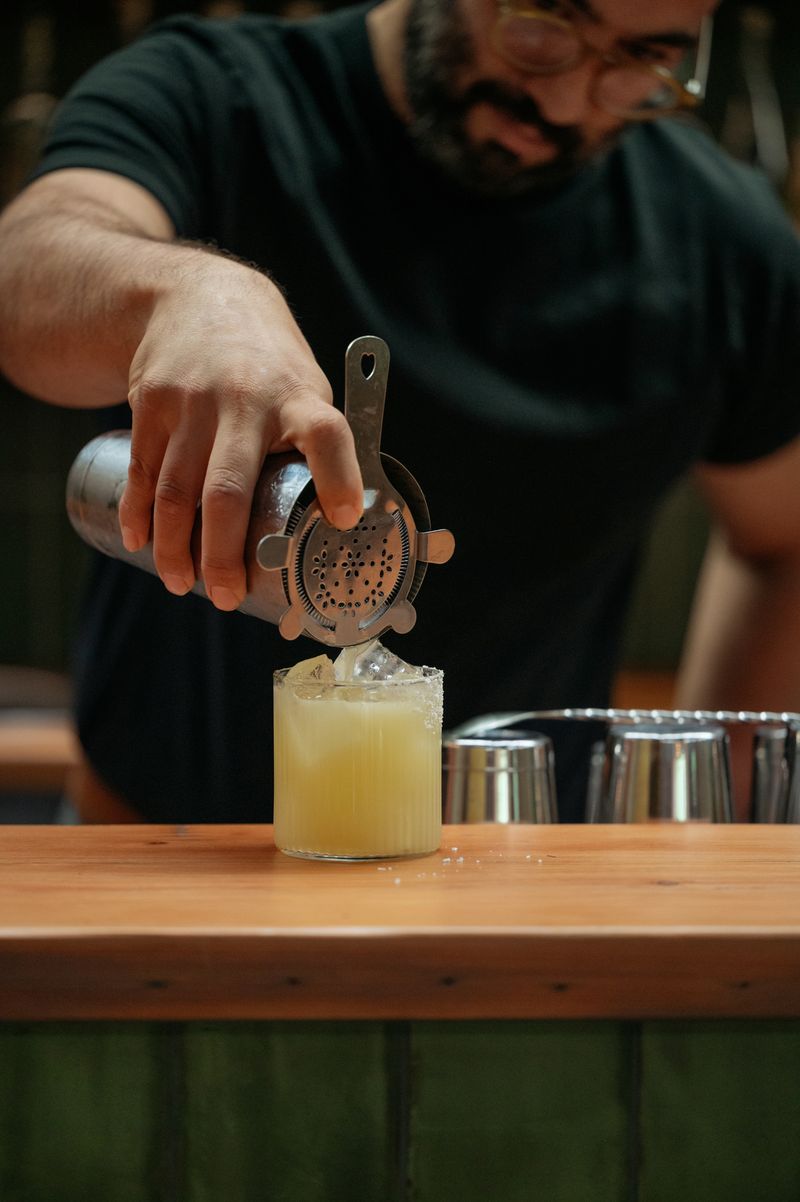 bartender pouring margherita